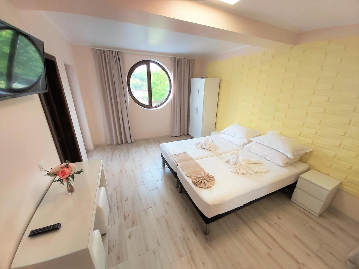 Camere De Inchiriat Băltenii de Sus Buitenkant foto